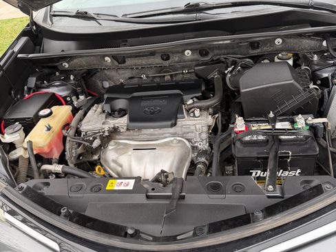 Used 2018 Toyota RAV4 XLE image 2