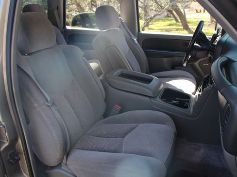 Used 2003 Chevrolet Tahoe LS image 6