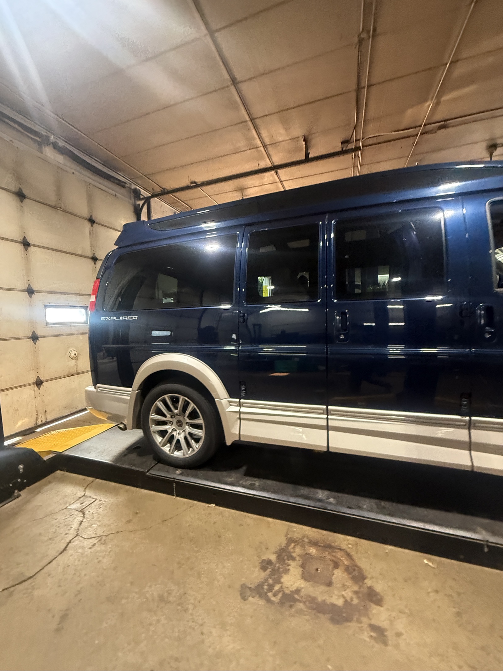 Used 2019 GMC Savana 2500 w/ Enhanced Convenience Package RWD image 10