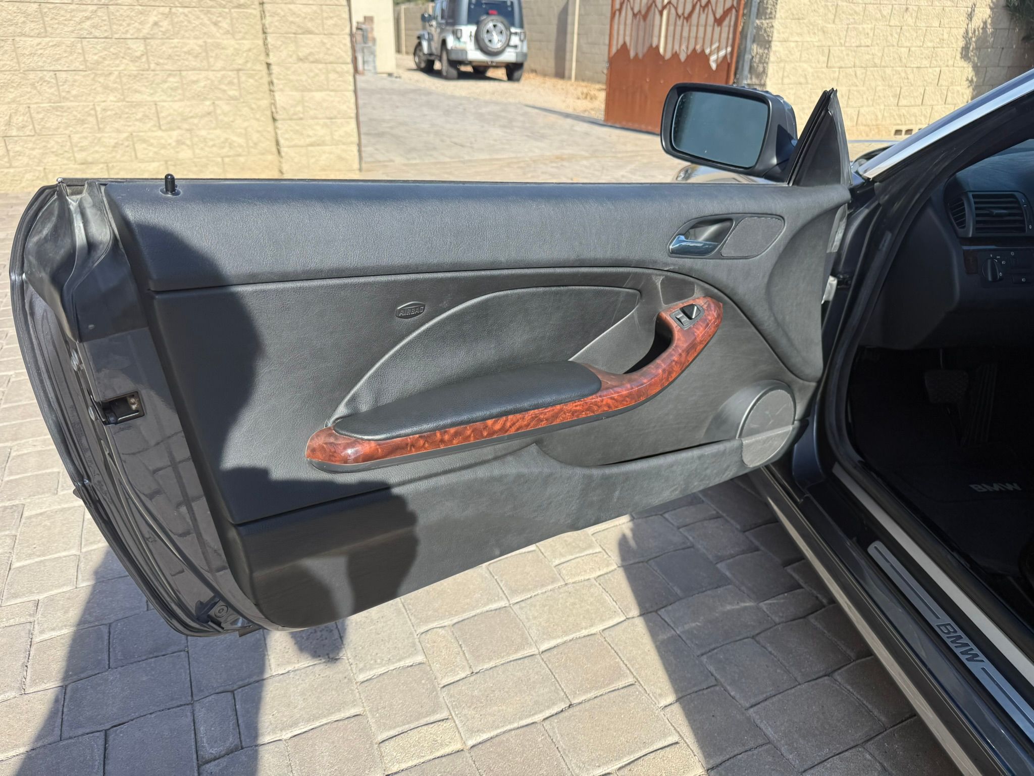 Used 2002 BMW 325Ci Convertible RWD image 22