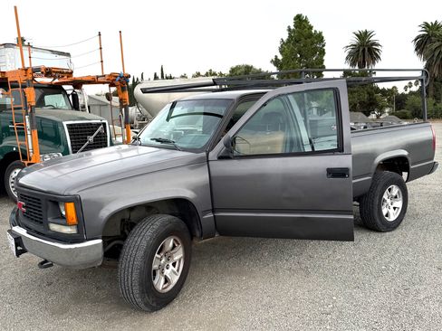 Used 1994 GMC Sierra 2500 4x4 Regular Cab image 1