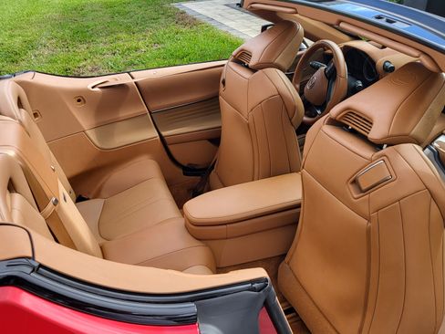 Used 2021 Lexus LC 500 Convertible image 19