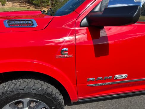 Used 2022 RAM 2500 Limited AWD/4WD image 2
