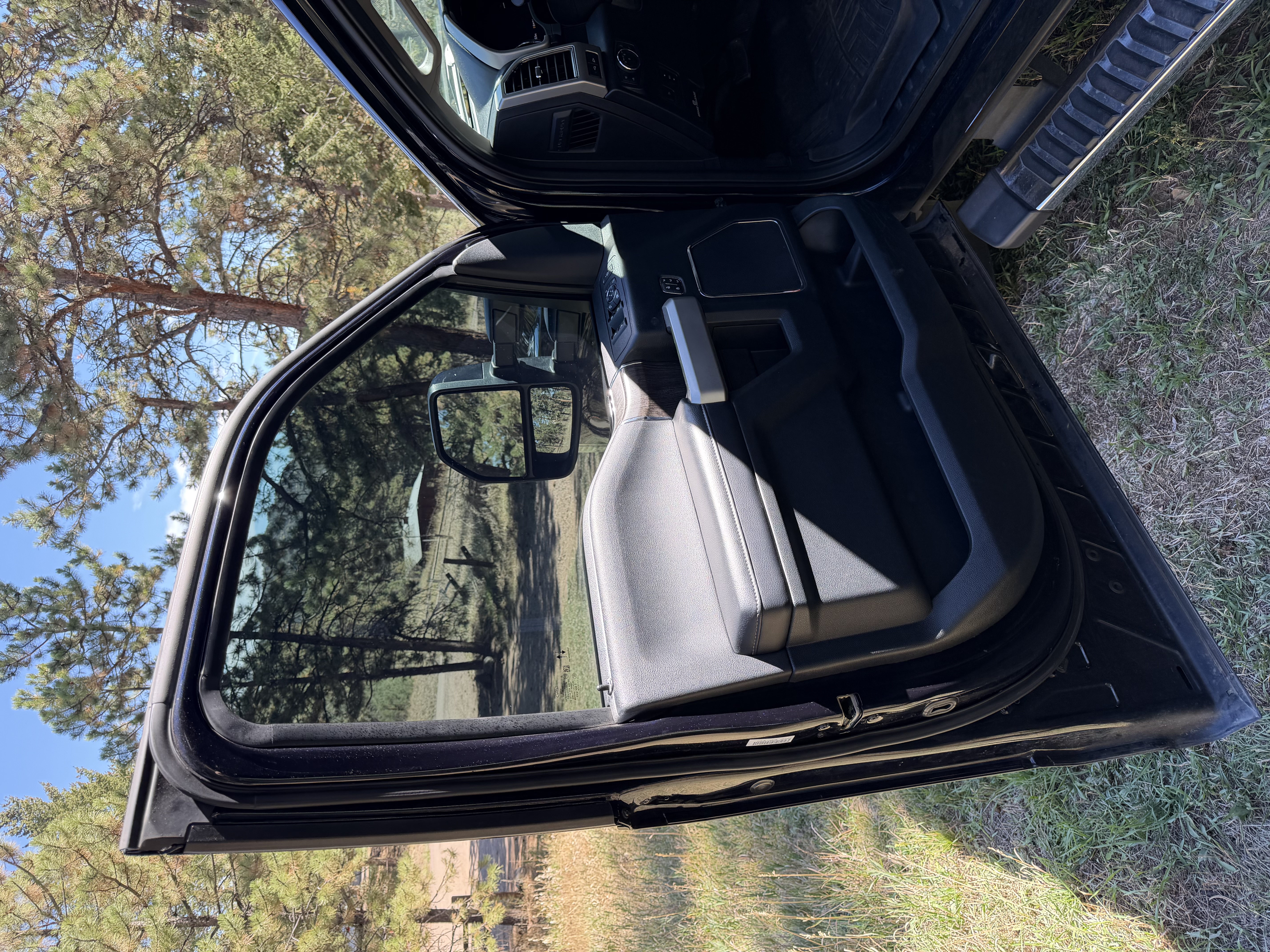Used 2021 Ford F350 Lariat w/ Lariat Ultimate Package AWD/4WD image 10