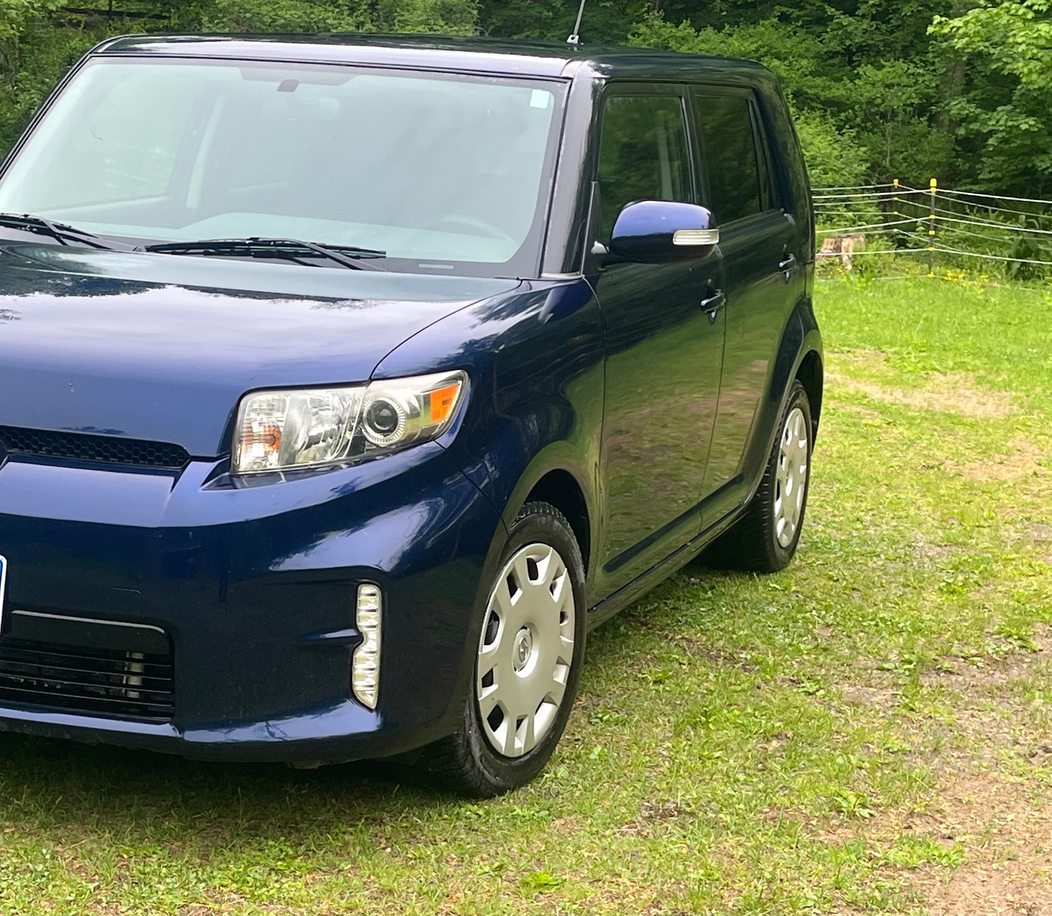 Used 2013 Scion xB FWD image 9