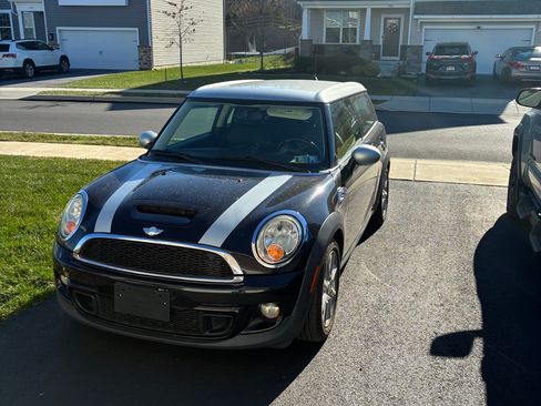 Used 2011 MINI Cooper Clubman S image 1