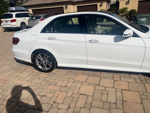 Used 2014 Mercedes-Benz E 250 BlueTEC Sedan image 4