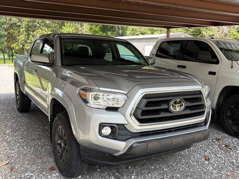 Used 2023 Toyota Tacoma SR5 RWD image 17