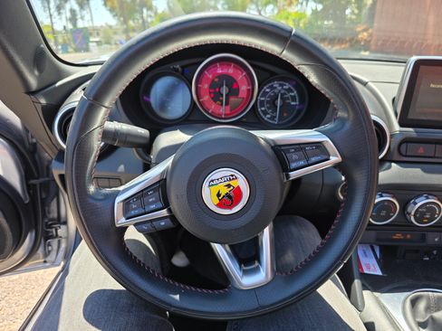 Used 2017 FIAT 124 Spider Abarth RWD image 19