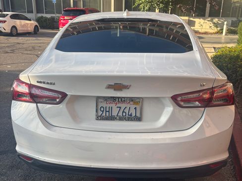 Used 2021 Chevrolet Malibu LT FWD image 14