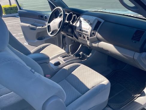 Used 2011 Toyota Tacoma 2WD Access Cab image 10