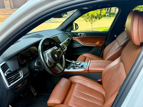 Used 2022 BMW X5 M50i w/ Executive Package image 10