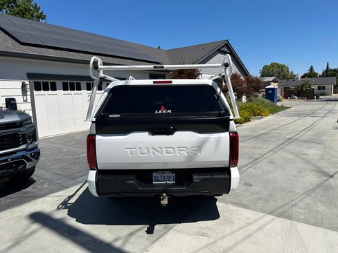 Used 2022 Toyota Tundra SR5 w/ SR5 Convenience Package RWD image 18