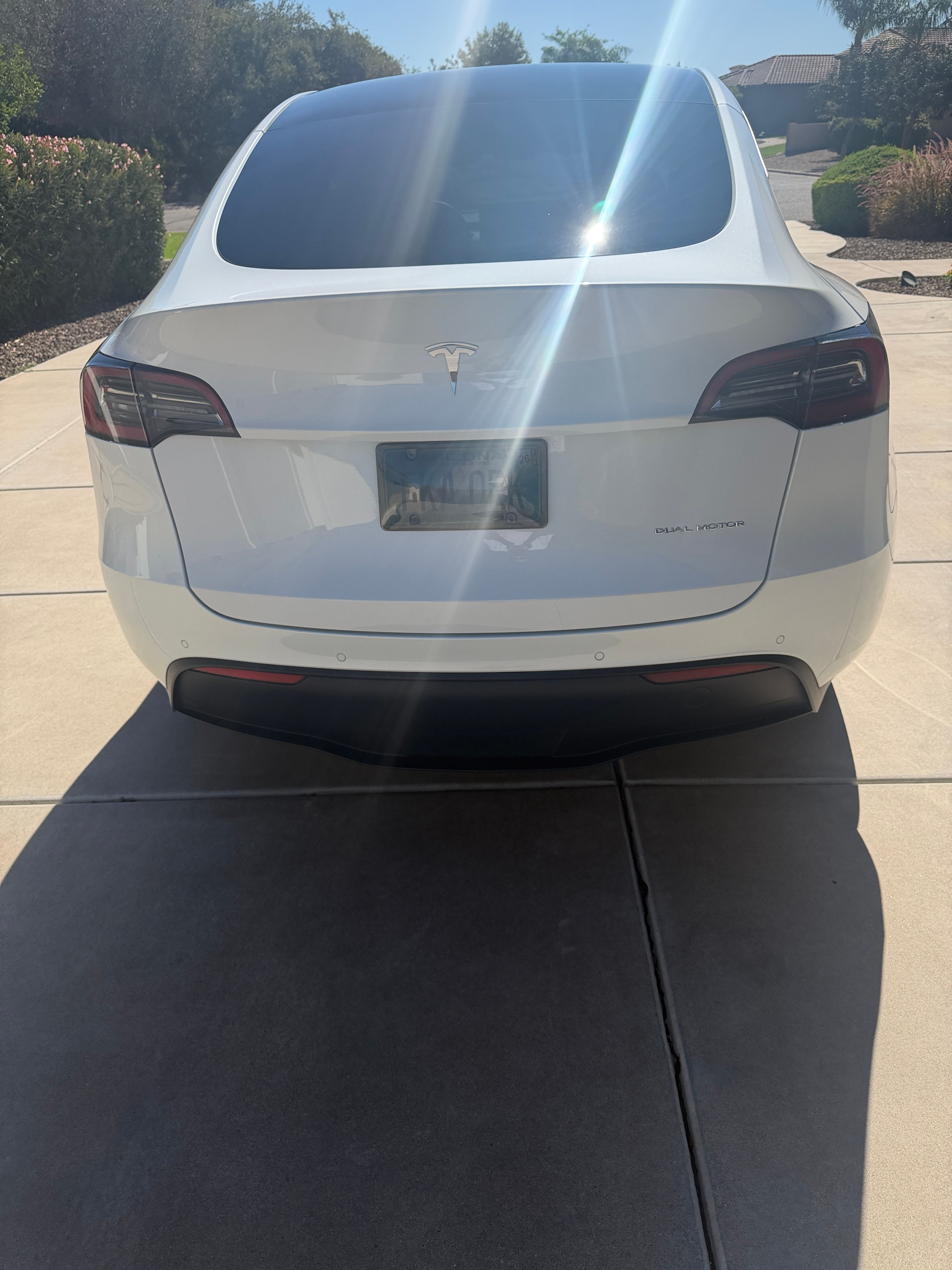 Used 2022 Tesla Model Y Long Range AWD/4WD image 2