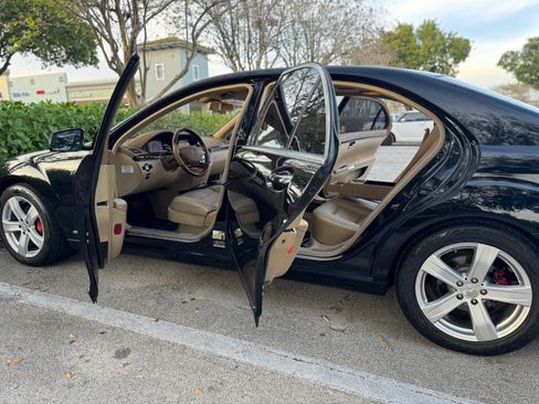 Used 2010 Mercedes-Benz S 550 image 2