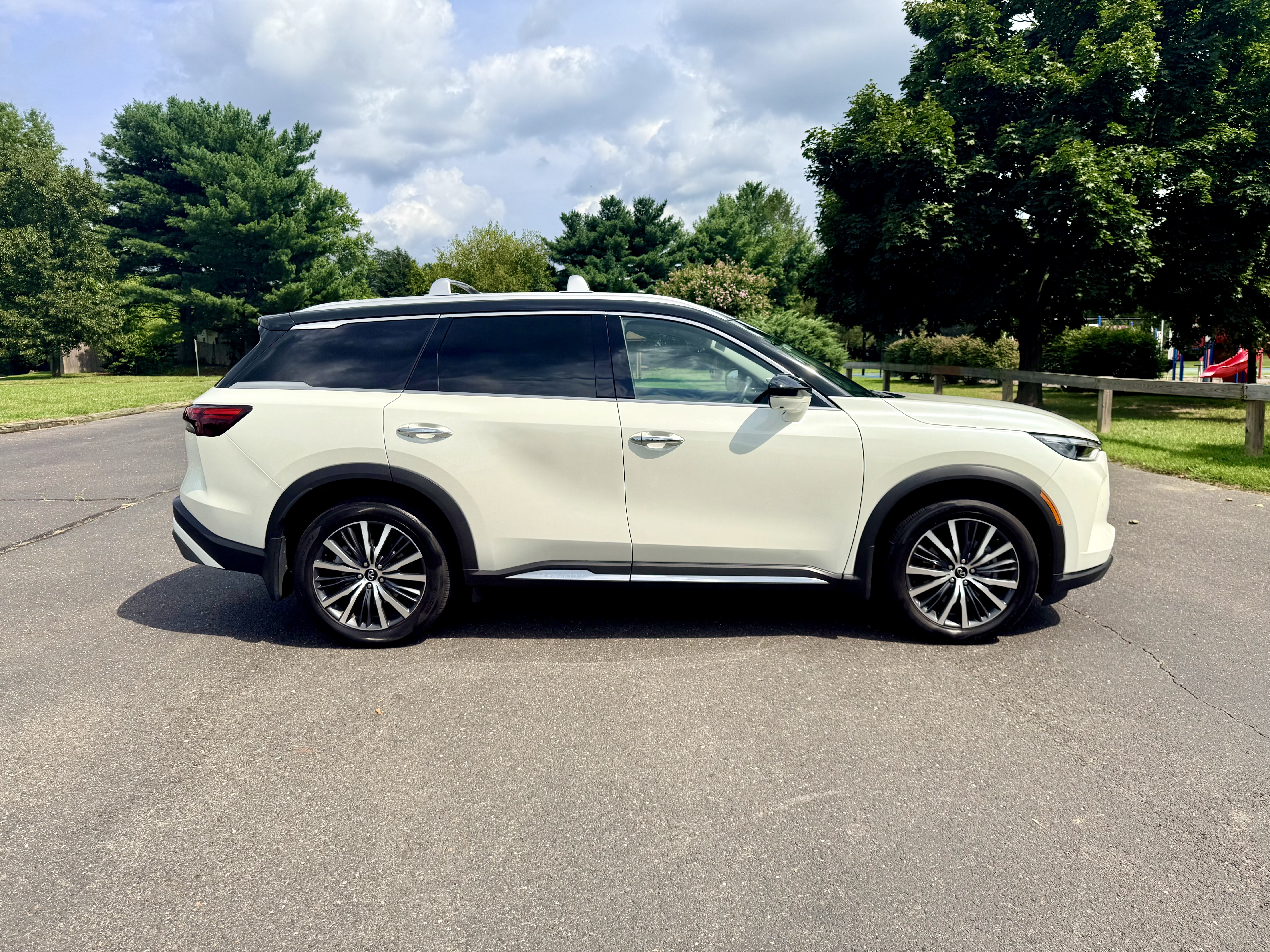 Used 2024 INFINITI QX60 Sensory AWD/4WD image 10