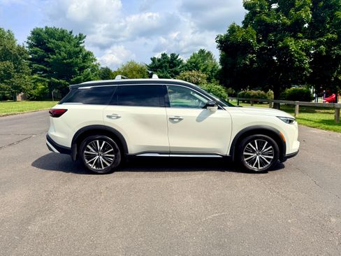 Used 2024 INFINITI QX60 Sensory AWD/4WD image 10