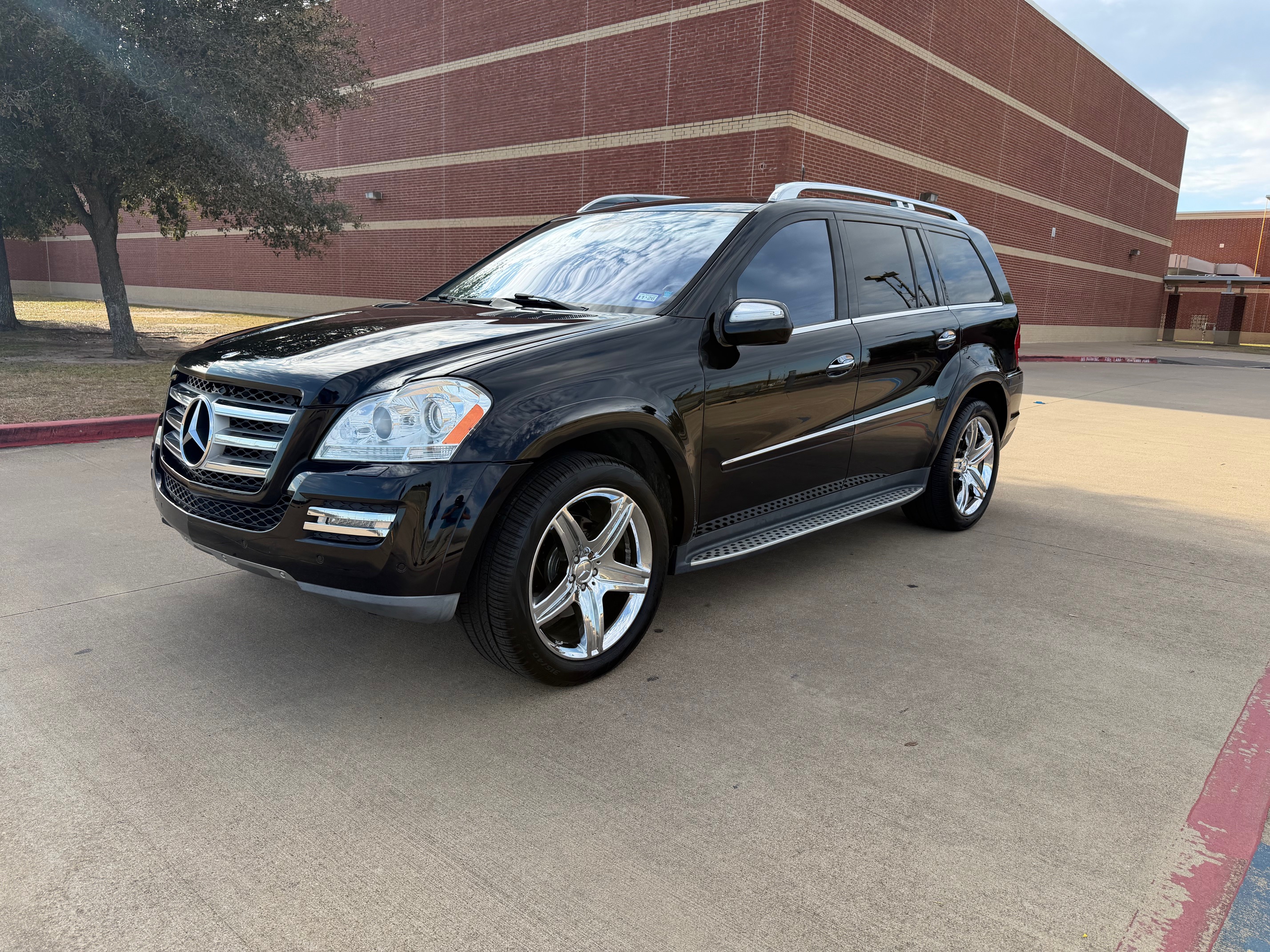 Used 2010 Mercedes-Benz GL 550 4MATIC image 10