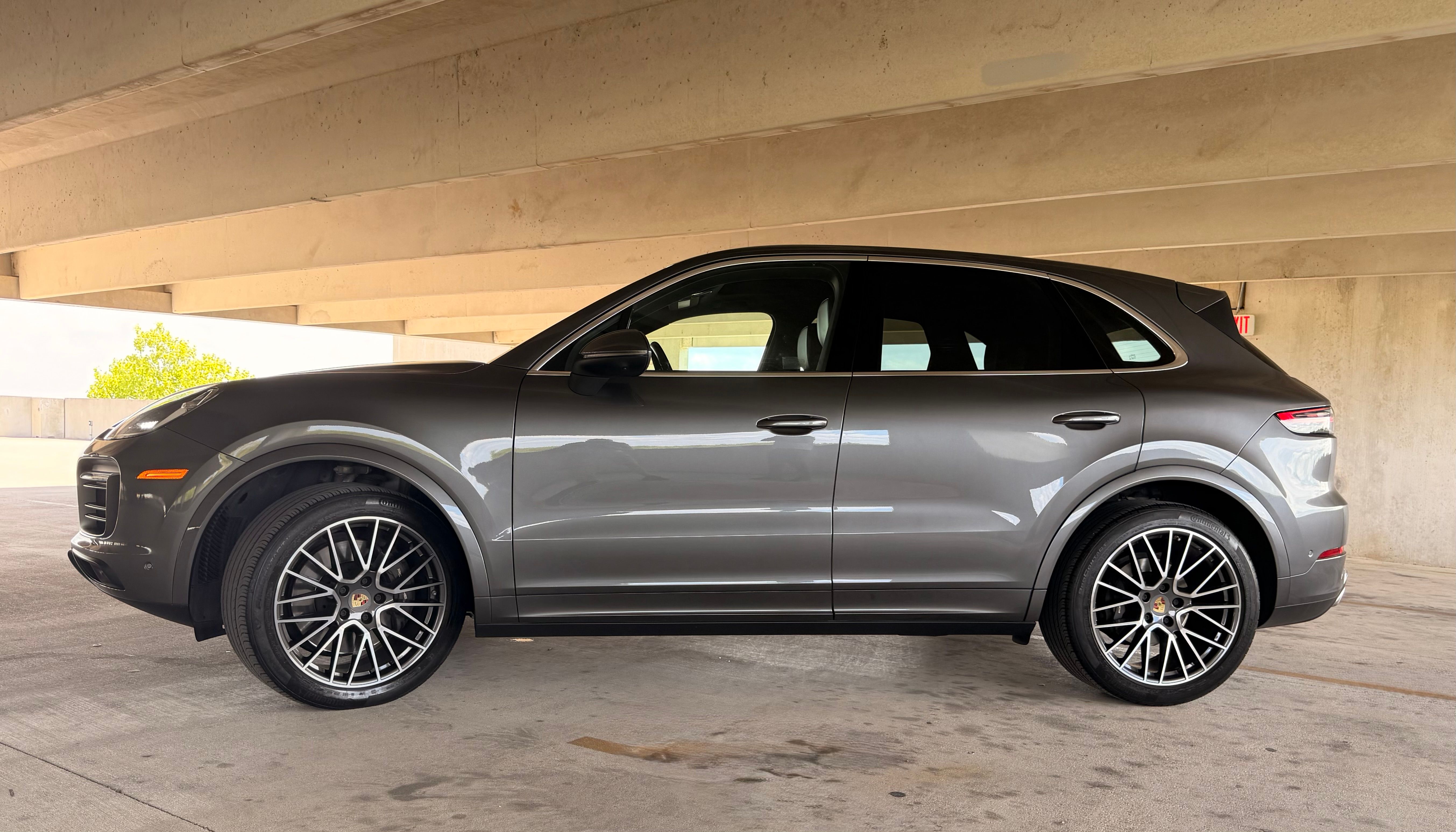 Used 2022 Porsche Cayenne AWD/4WD image 11