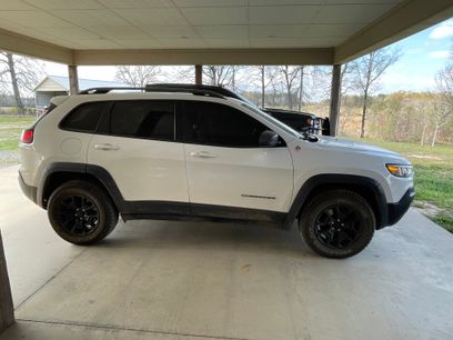 Used 2019 Jeep Cherokee Trailhawk w/ Comfort/Convenience Group