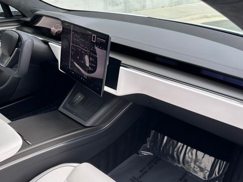 Used 2022 Tesla Model S Plaid AWD/4WD image 11