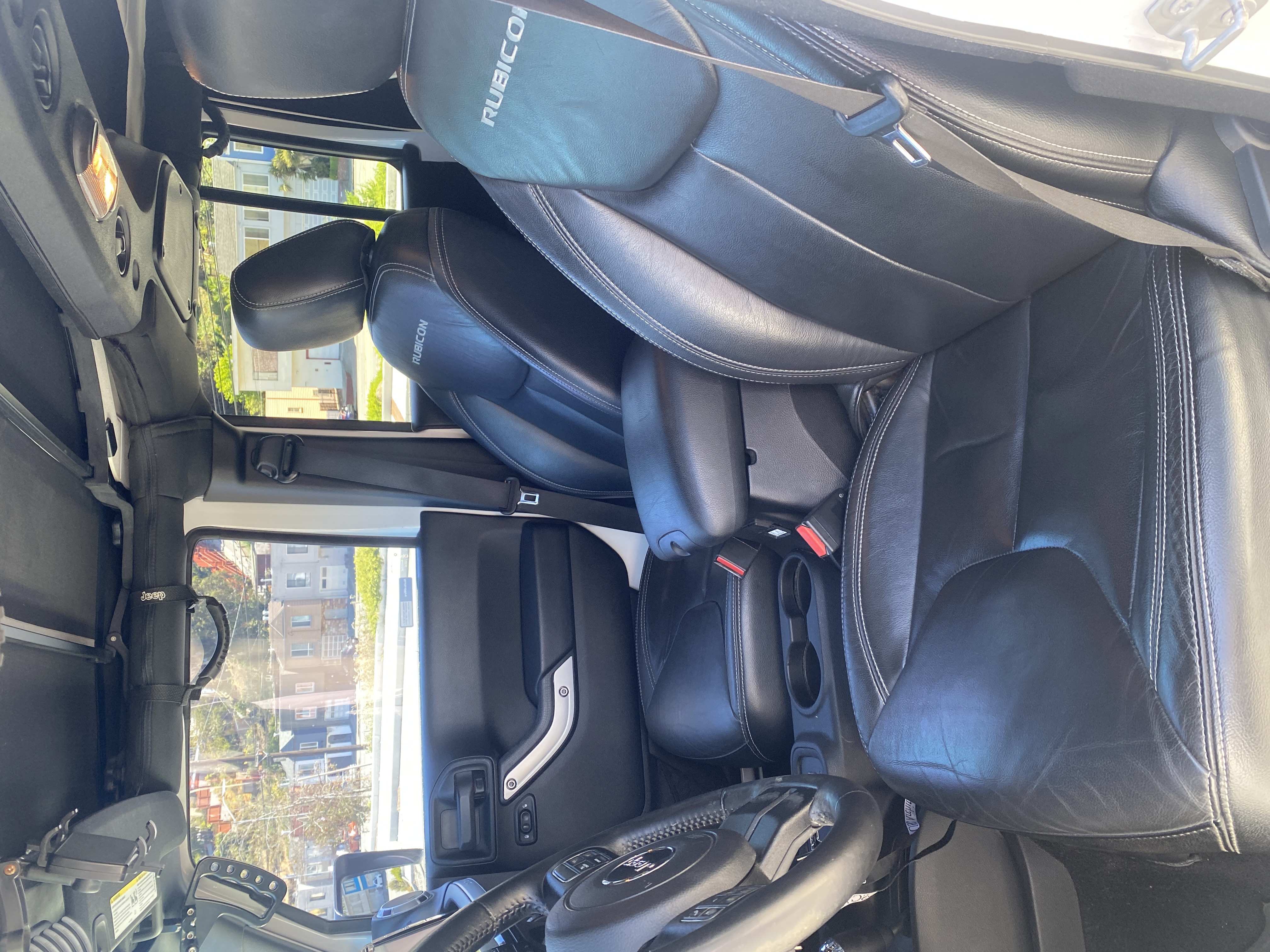 Used 2016 Jeep Wrangler Unlimited Rubicon w/ Connectivity Group AWD/4WD image 13