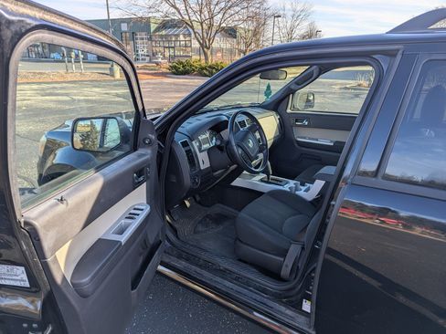 Used 2010 Mercury Mariner 2WD image 12