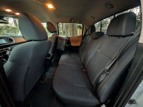 Used 2019 Toyota Tacoma SR5 image 10