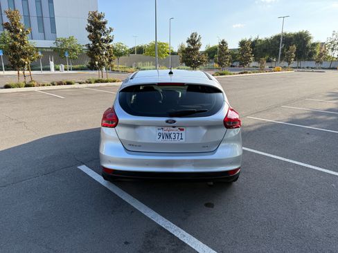 Used 2017 Ford Focus SEL FWD image 5