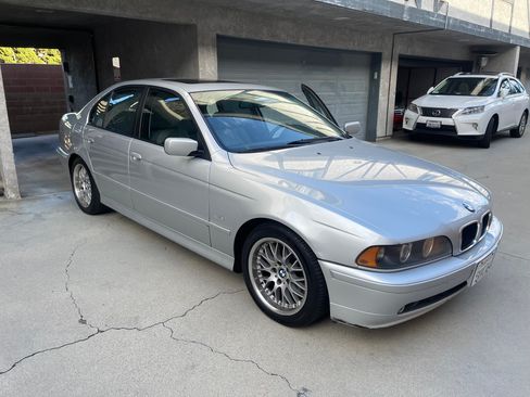 Used 2002 BMW 530i Sedan image 2