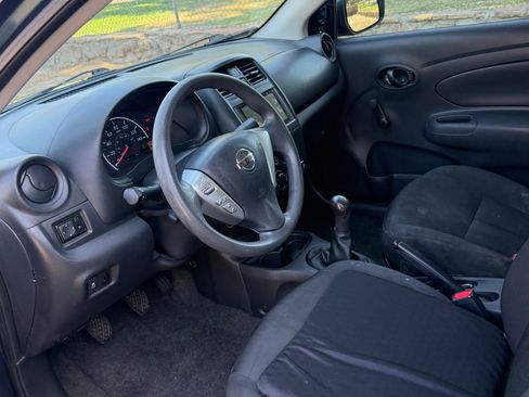 Used 2016 Nissan Versa S FWD image 8