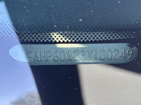 Used 2003 Ford Thunderbird image 31