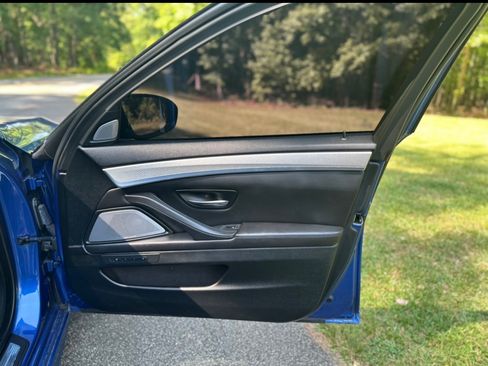 Used 2013 BMW M5 RWD image 15
