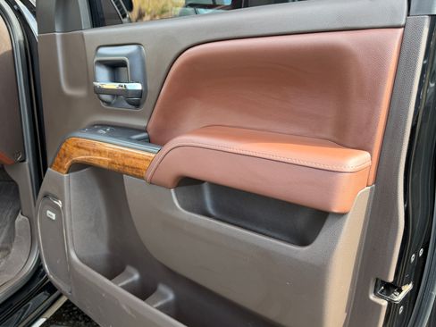 Used 2015 Chevrolet Silverado 2500 High Country w/ Duramax Plus Package image 25