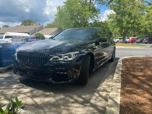 Used 2017 BMW 750i xDrive image 5