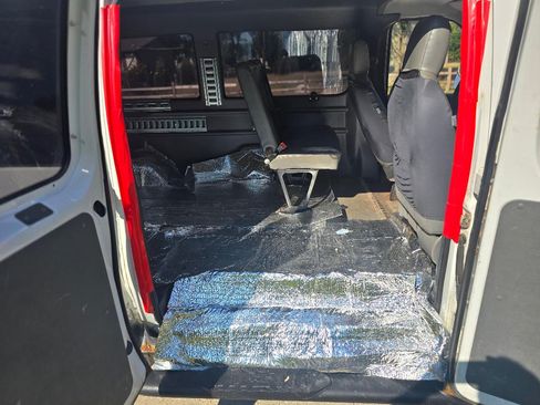 Used 2010 Ford E-250 and Econoline 250 Extended Van 3D image 6