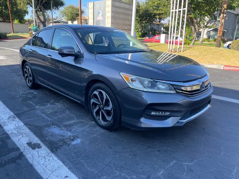 Used 2016 Honda Accord EX-L image 2