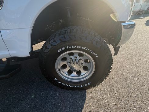 Used 2019 Ford F250 Lariat w/ Lariat Value Package image 6