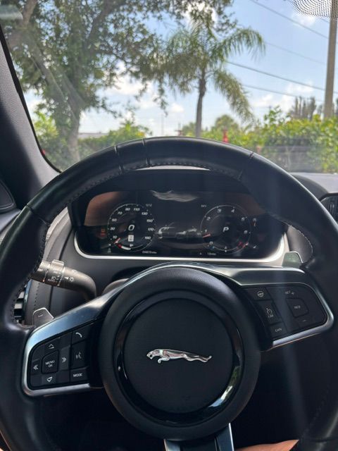 Used 2021 Jaguar F-TYPE R-Dynamic AWD/4WD image 10