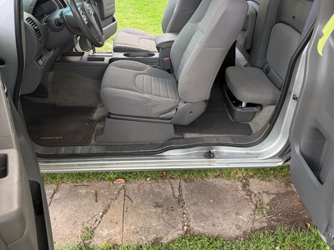 Used 2016 Nissan Frontier S image 19