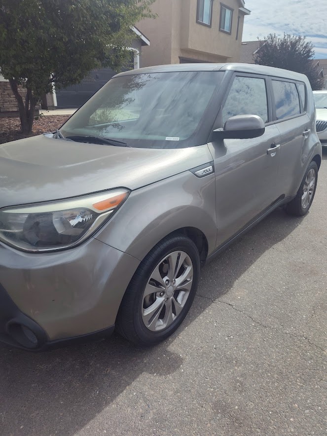 Used 2015 Kia Soul + FWD image 2
