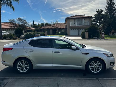 Used 2013 Kia Optima EX w/ Premium Pkg image 6
