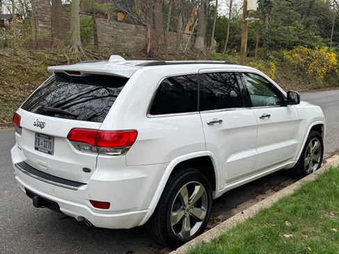 Used 2015 Jeep Grand Cherokee Overland w/ Advanced Technology Group image 5