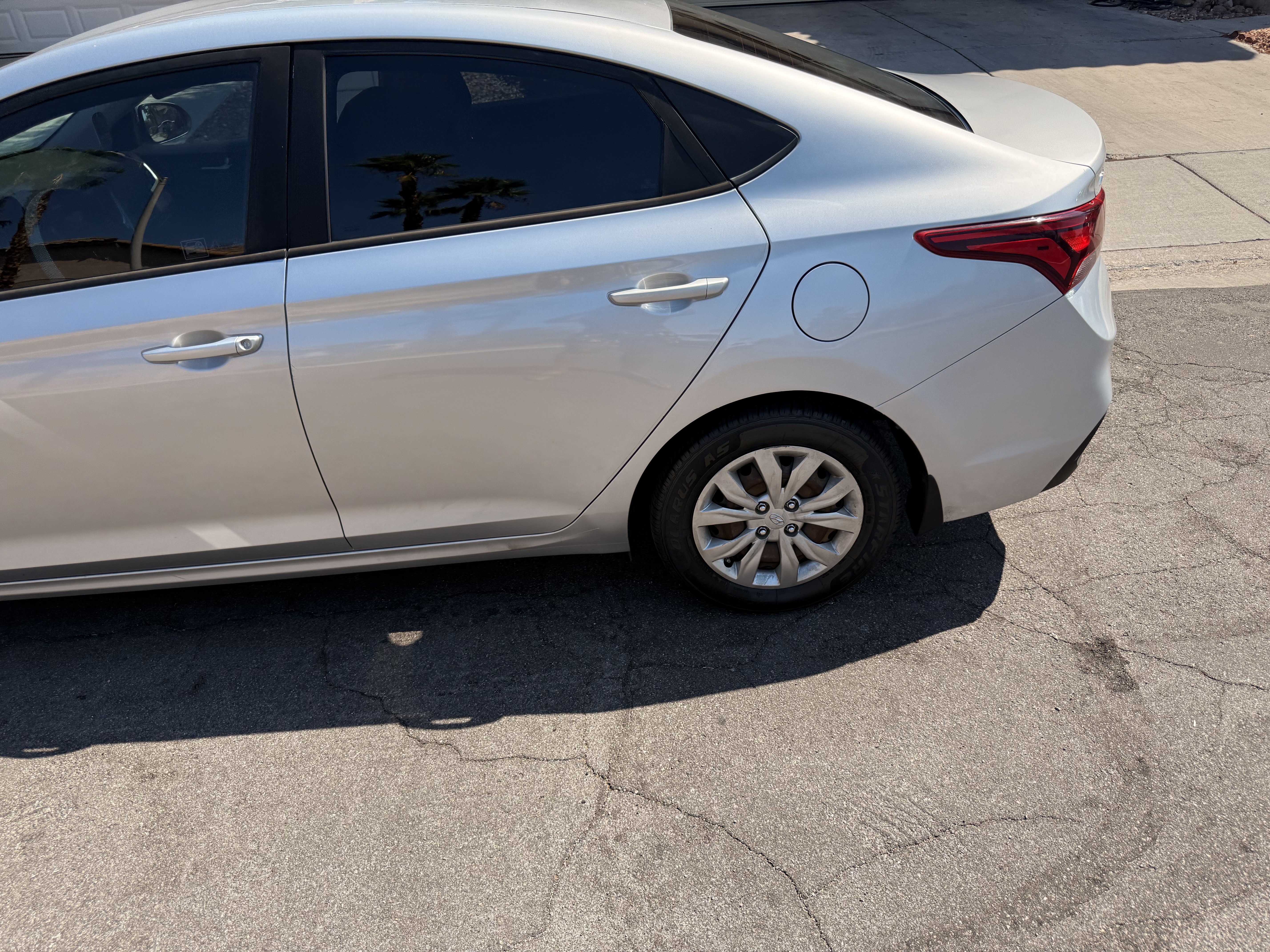 Used 2019 Hyundai Accent SE FWD image 1