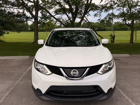 Used 2019 Nissan Rogue Sport S FWD image 2
