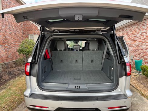 Used 2018 Lincoln Navigator L Reserve image 8