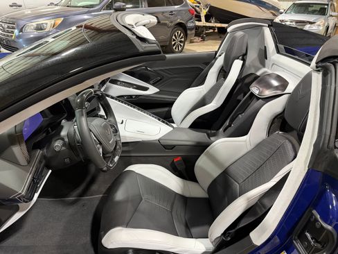 Used 2025 Chevrolet Corvette Z06 w/ Z07 Performance Package RWD image 12