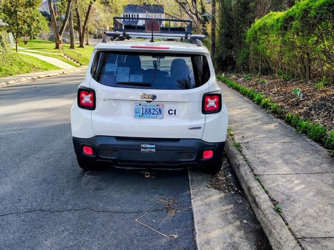Used 2015 Jeep Renegade Latitude w/ Cold Weather Group II image 2