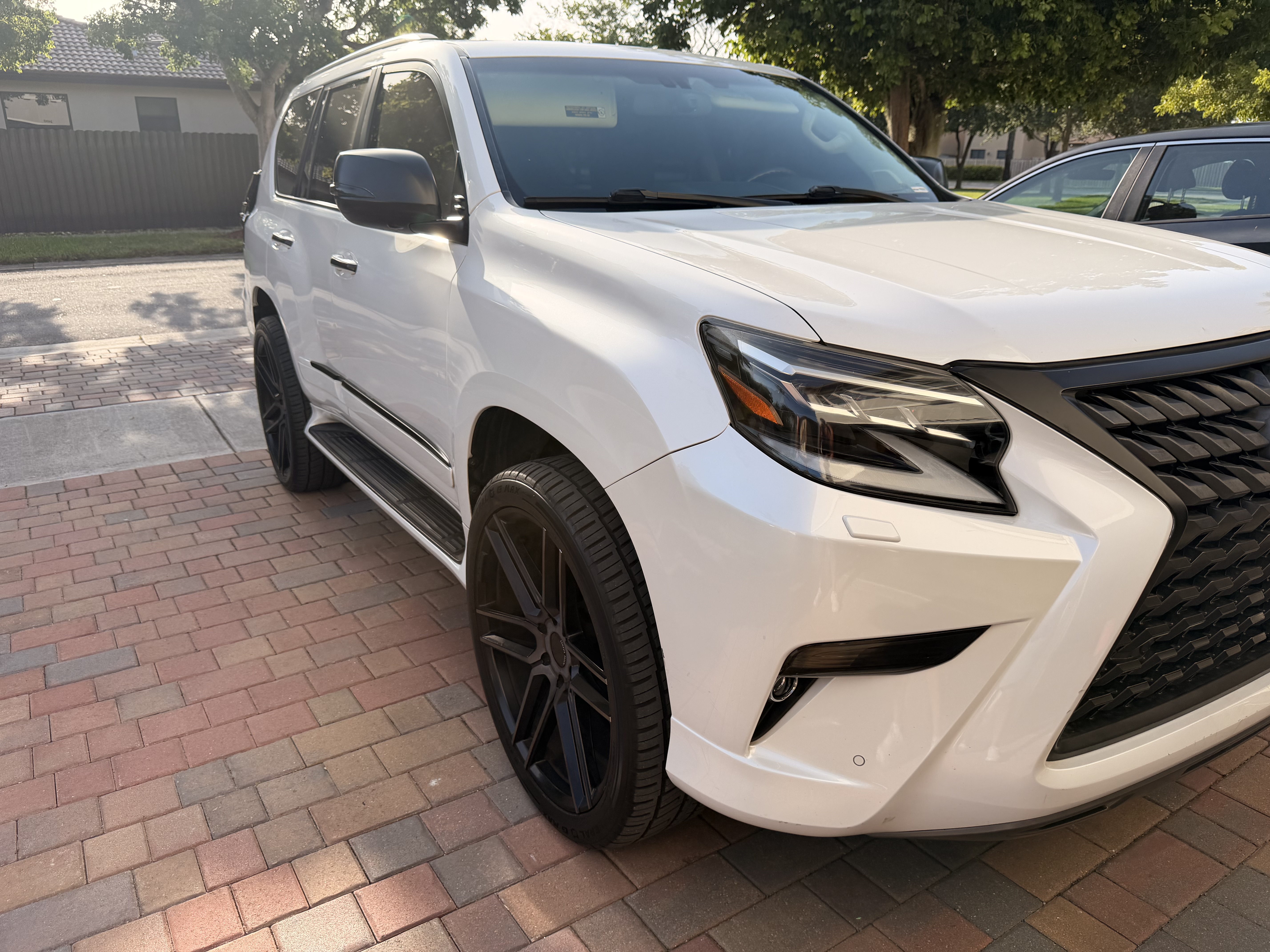 Used 2017 Lexus GX 460 Luxury AWD/4WD image 9