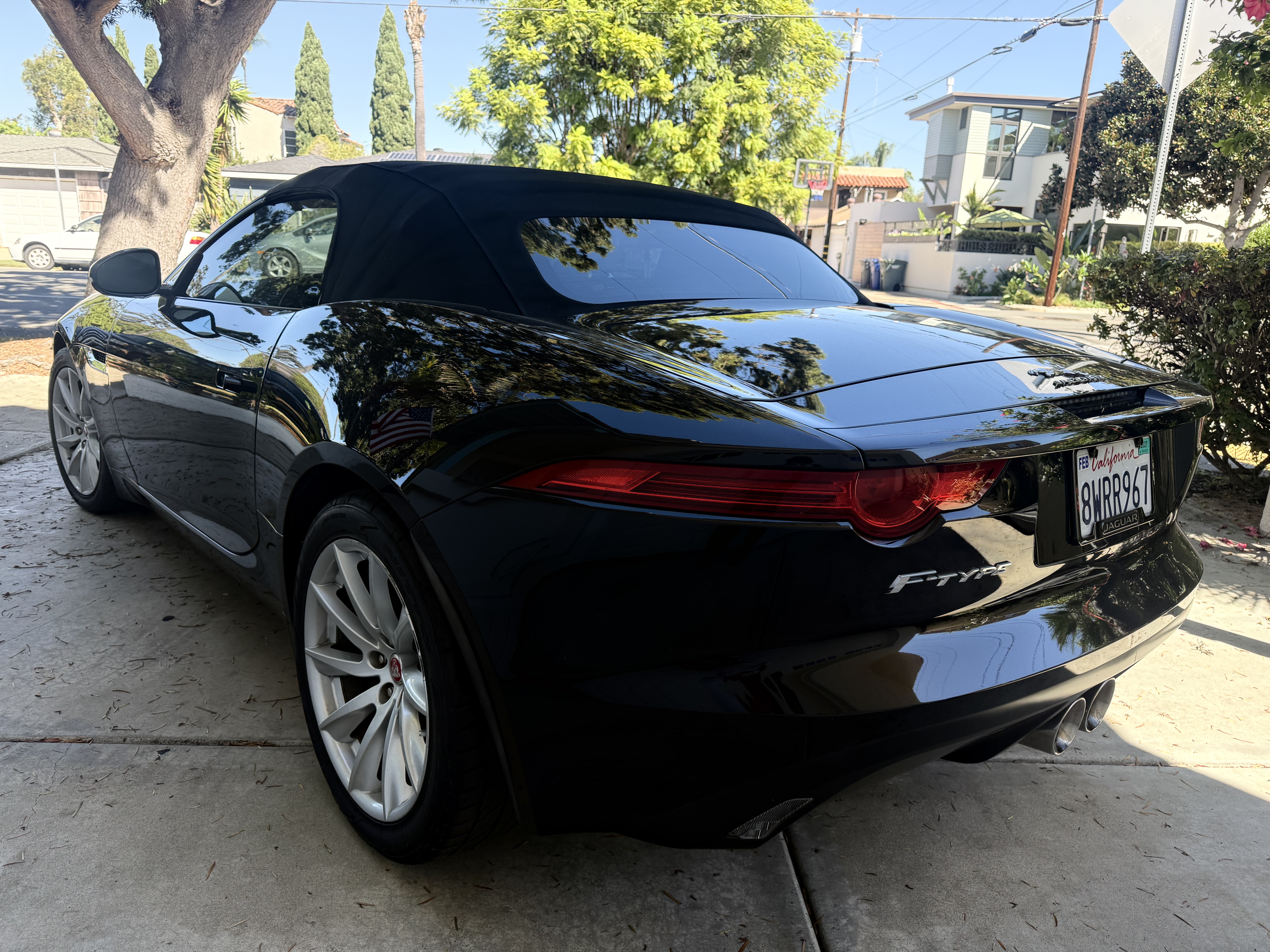 Used 2017 Jaguar F-TYPE Convertible RWD image 15
